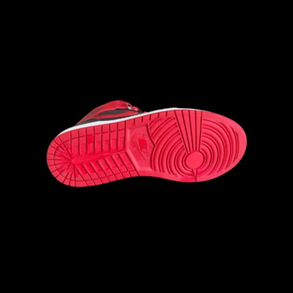 Jordan Retro 1 Mid main image 6